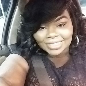 Meet your Posher, Adena